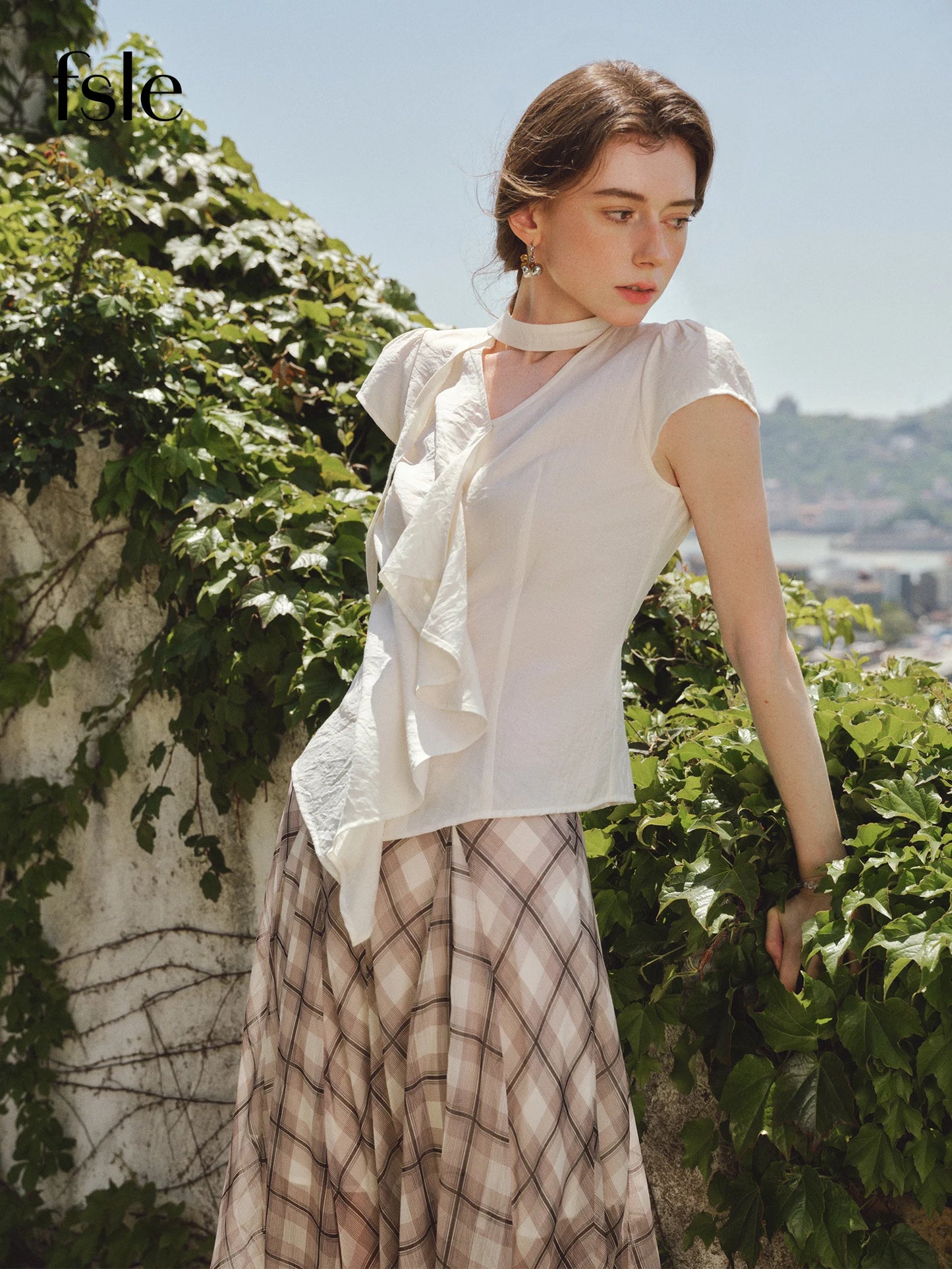Elegant Ruffled V-Neck Slim Chic Shirt