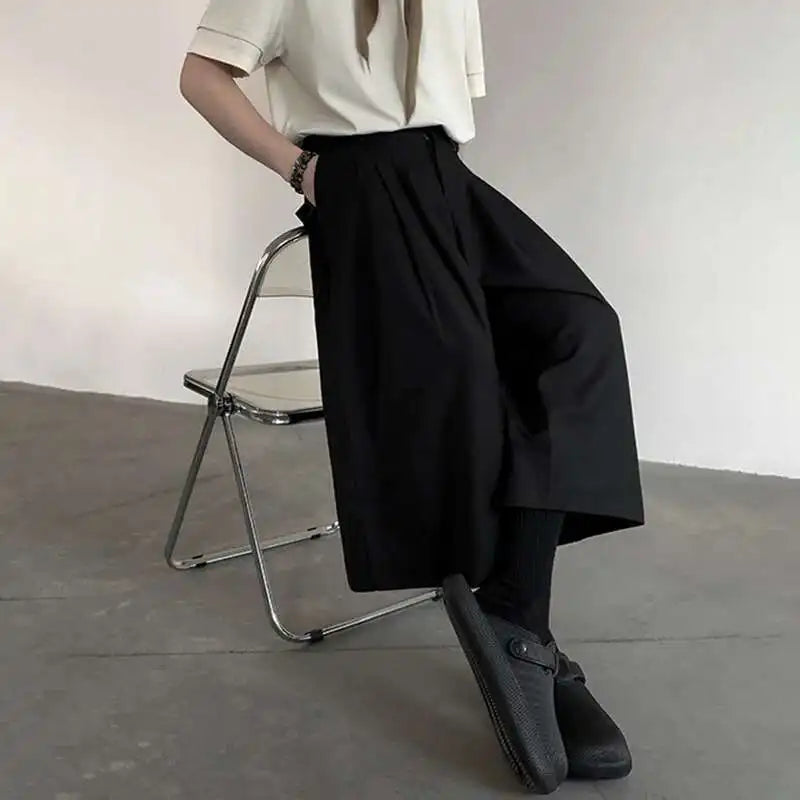 Solid Color Pleated Stylish Shorts