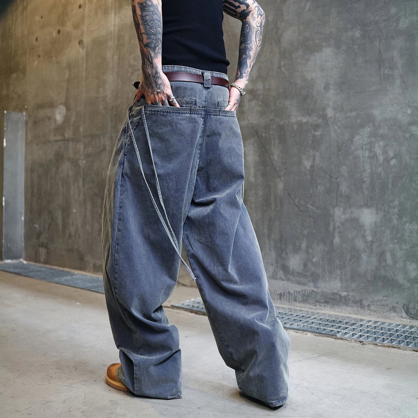 Gray Washed Denim Bending Knife Jeans