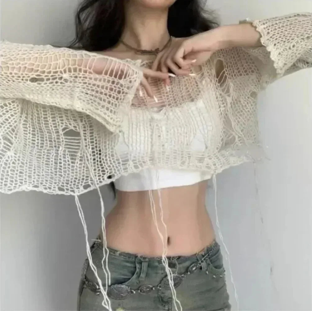 Stylish White Grunge Knit Crop