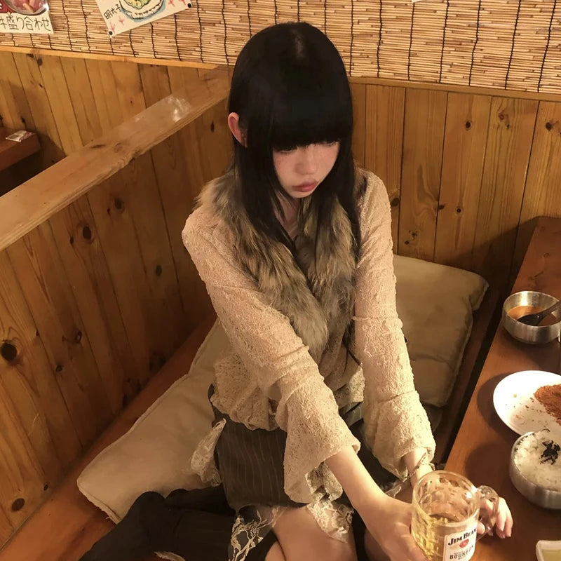 Vintage Lace Swing Collar T-Shirt