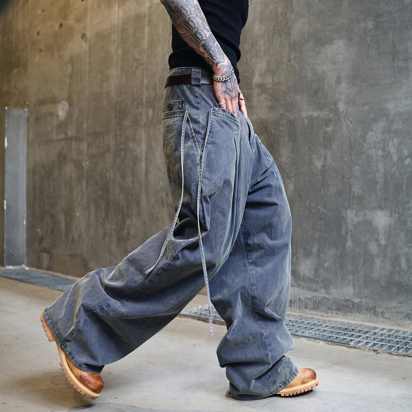 Gray Washed Denim Bending Knife Jeans