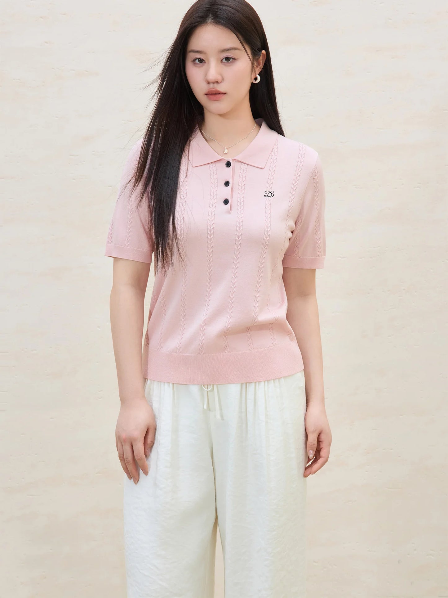 Sleeveless V-neck T-shirt