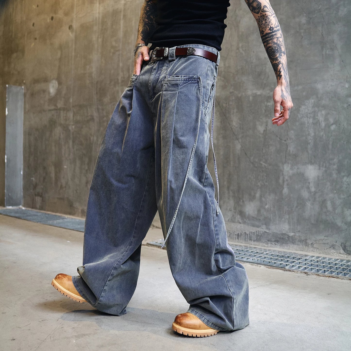 Gray Washed Denim Bending Knife Jeans